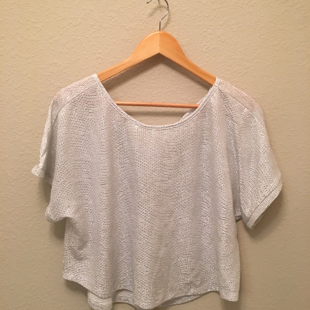 Shiny silver top